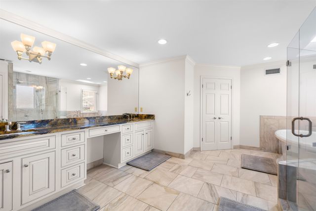 2797 FOX CREEK DR, Germantown, TN 38138