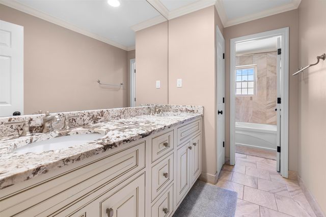 2797 FOX CREEK DR, Germantown, TN 38138