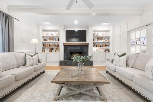 2797 FOX CREEK DR, Germantown, TN 38138