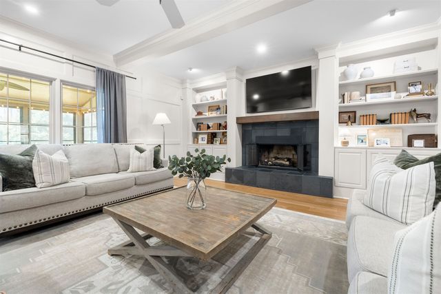 2797 FOX CREEK DR, Germantown, TN 38138