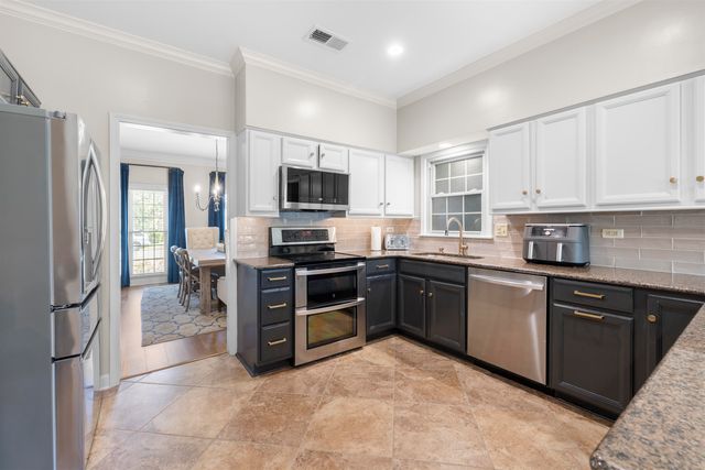 2797 FOX CREEK DR, Germantown, TN 38138