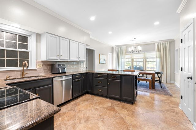 2797 FOX CREEK DR, Germantown, TN 38138