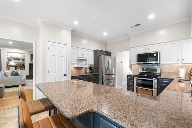 2797 FOX CREEK DR, Germantown, TN 38138