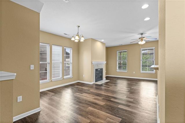 5245 Overland Drive A21, Lawrence, KS 66049