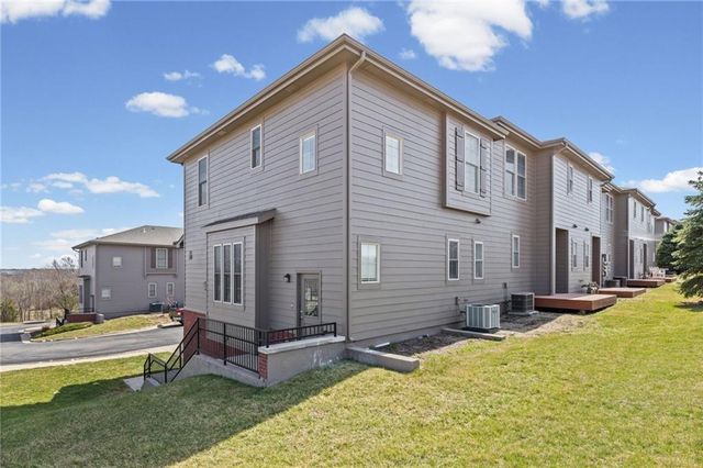 5245 Overland Drive A21, Lawrence, KS 66049