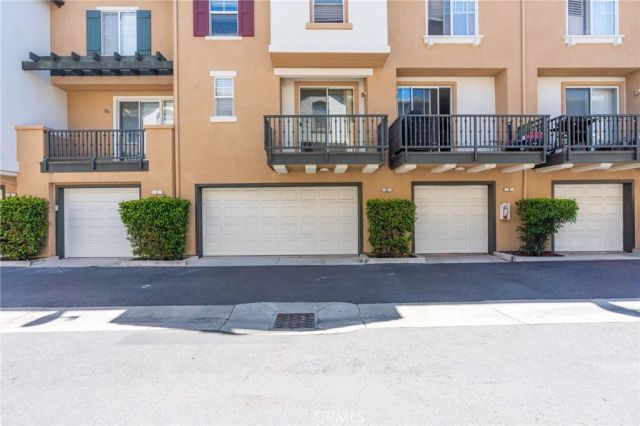 6 Harvest Point, Aliso Viejo, CA 92656