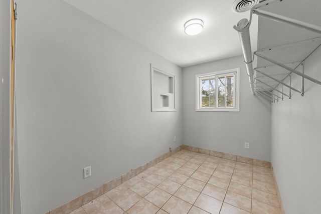 916 Barber Lane, Joliet, IL 60435