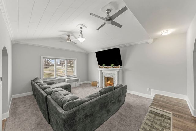 916 Barber Lane, Joliet, IL 60435