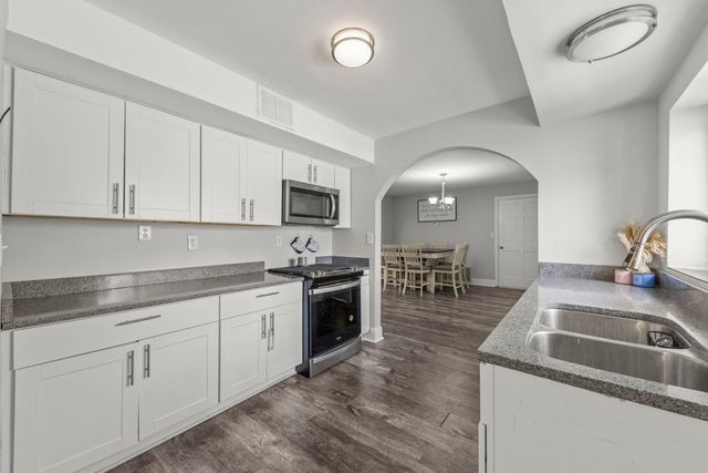 916 Barber Lane, Joliet, IL 60435