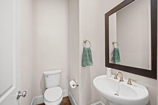 2710 Arabelle Grove, Houston, TX 77007