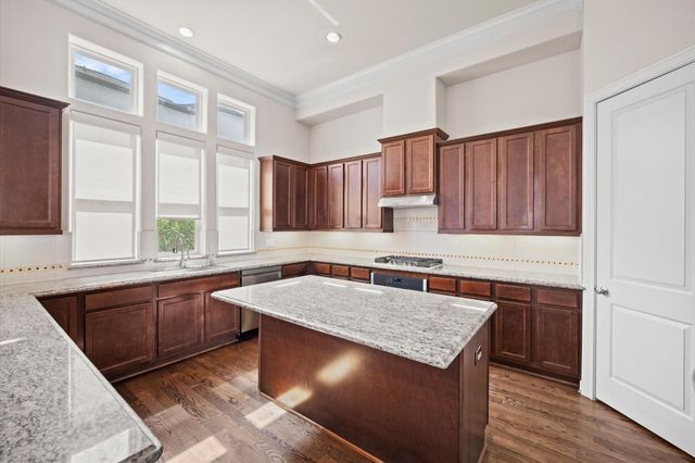 2710 Arabelle Grove, Houston, TX 77007
