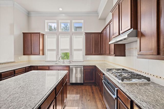 2710 Arabelle Grove, Houston, TX 77007