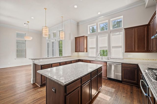 2710 Arabelle Grove, Houston, TX 77007