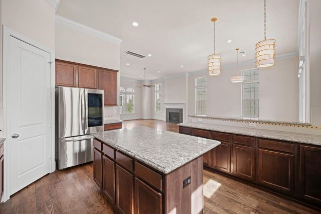 2710 Arabelle Grove, Houston, TX 77007