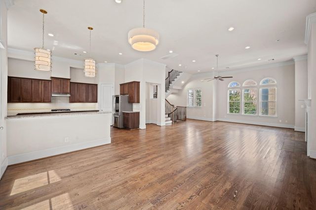 2710 Arabelle Grove, Houston, TX 77007