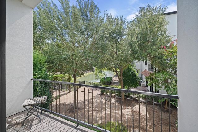 2710 Arabelle Grove, Houston, TX 77007