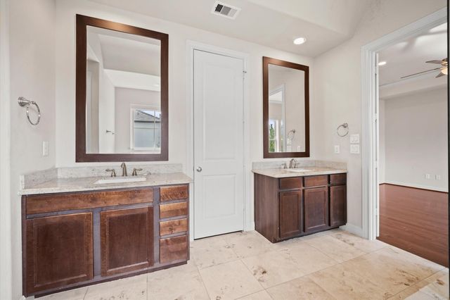 2710 Arabelle Grove, Houston, TX 77007