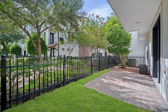 2710 Arabelle Grove, Houston, TX 77007
