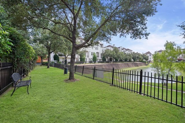 2710 Arabelle Grove, Houston, TX 77007