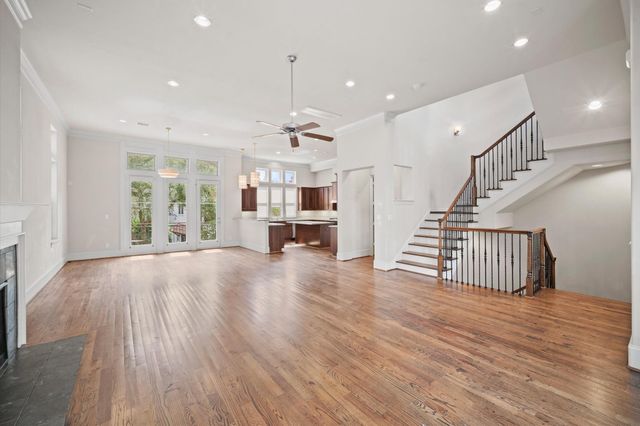 2710 Arabelle Grove, Houston, TX 77007