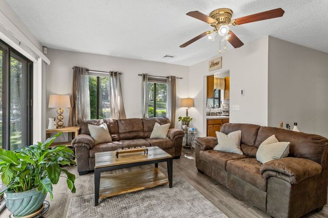 20 Roundhouse Rd 20, Bourne, MA 02532