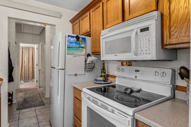 20 Roundhouse Rd 20, Bourne, MA 02532