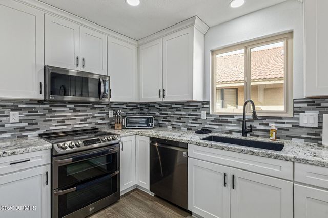 26241 S Lakemont Drive, Sun Lakes, AZ 85248