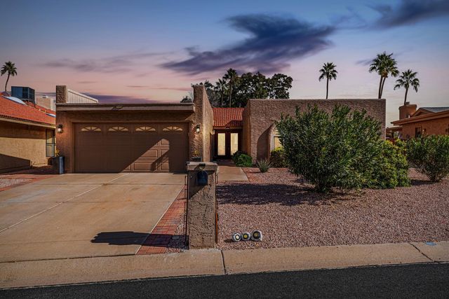 26241 S Lakemont Drive, Sun Lakes, AZ 85248