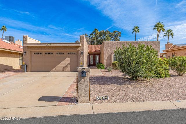 26241 S Lakemont Drive, Sun Lakes, AZ 85248