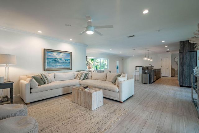 2401 NE 33RD Street, Lighthouse Point, FL 33064