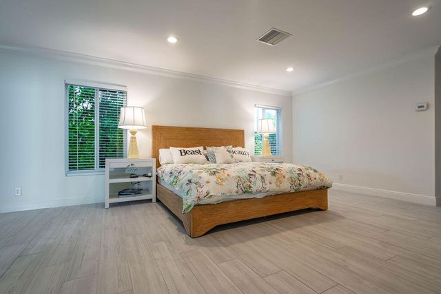 2401 NE 33RD Street, Lighthouse Point, FL 33064