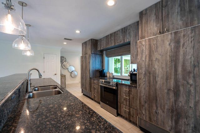 2401 NE 33RD Street, Lighthouse Point, FL 33064