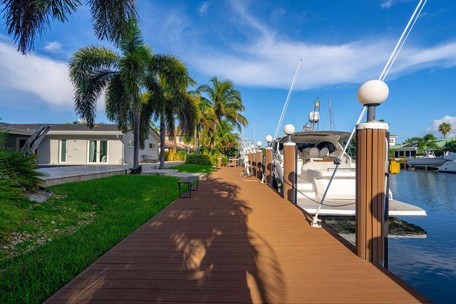 2401 NE 33RD Street, Lighthouse Point, FL 33064