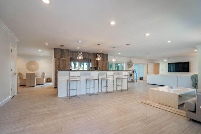 2401 NE 33RD Street, Lighthouse Point, FL 33064