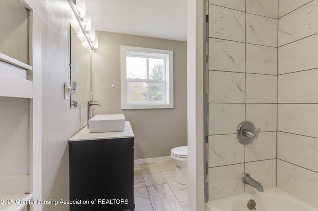 4628 Pleasant Grove Road, Lansing, MI 48910