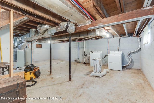 4628 Pleasant Grove Road, Lansing, MI 48910