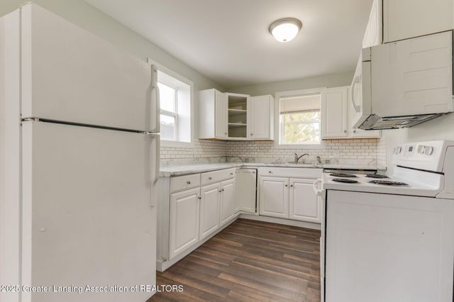 4628 Pleasant Grove Road, Lansing, MI 48910