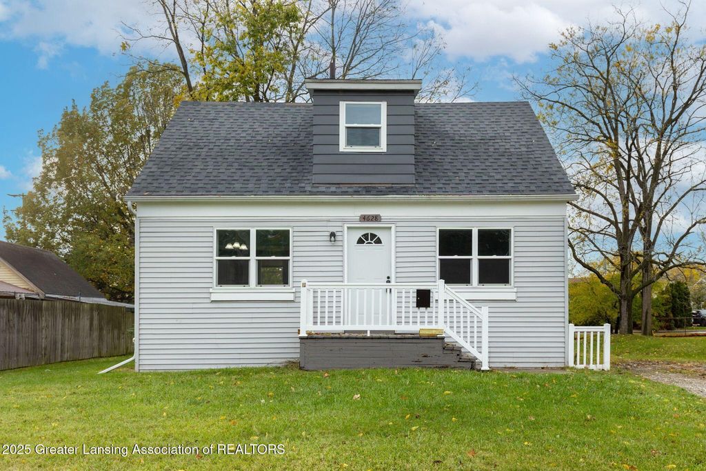 4628 Pleasant Grove Road, Lansing, MI 48910