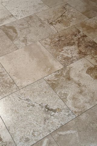 50709 Mile End Drive, Shelby Charter Township, MI 48317