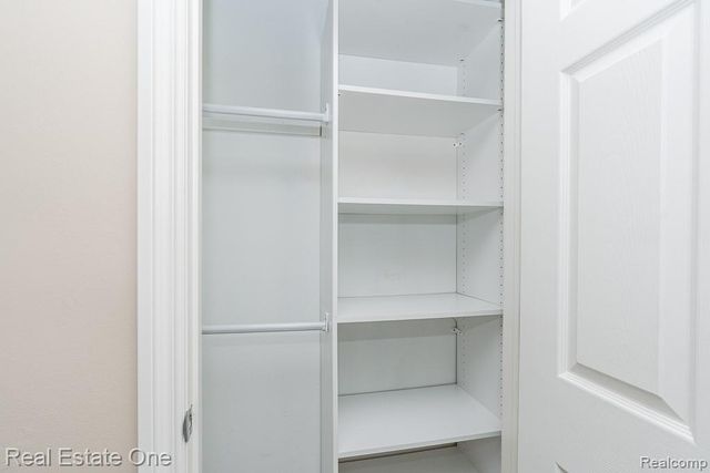 50709 Mile End Drive, Shelby Charter Township, MI 48317