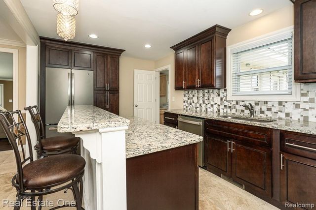 50709 Mile End Drive, Shelby Charter Township, MI 48317