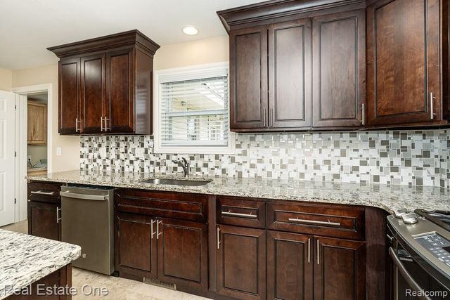 50709 Mile End Drive, Shelby Charter Township, MI 48317