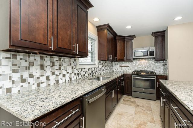 50709 Mile End Drive, Shelby Charter Township, MI 48317