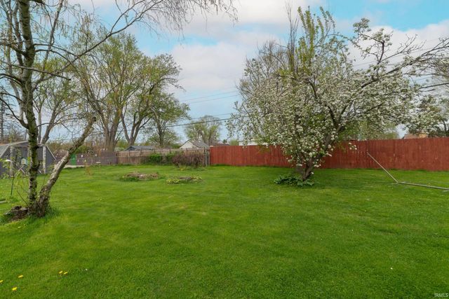 19675 Rolling Acres Drive, South Bend, IN 46614