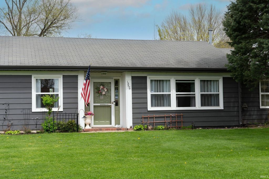 19675 Rolling Acres Drive, South Bend, IN 46614