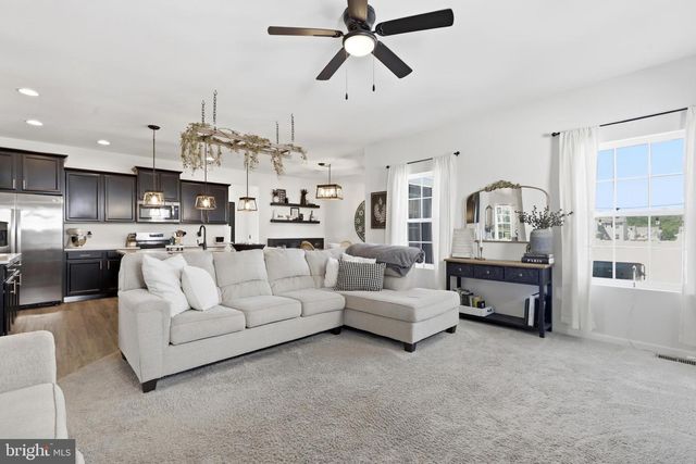 28 LACY LN, Coatesville, PA 19320