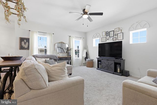 28 LACY LN, Coatesville, PA 19320