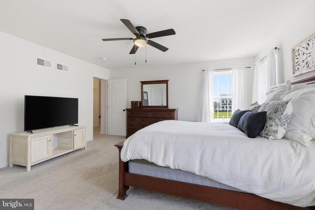 28 LACY LN, Coatesville, PA 19320