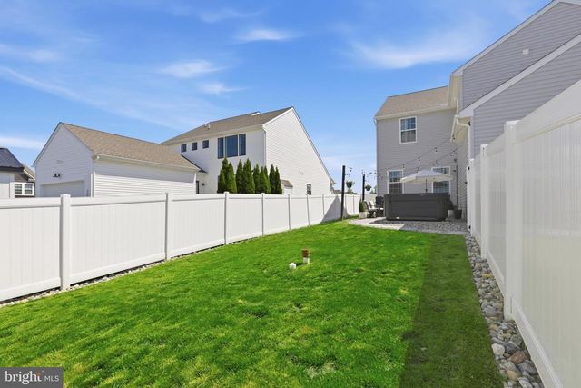 28 LACY LN, Coatesville, PA 19320