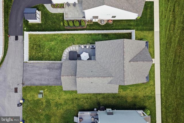 28 LACY LN, Coatesville, PA 19320